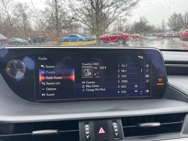 Used 2021 Lexus ES 300h w/ Accessory Package image 25