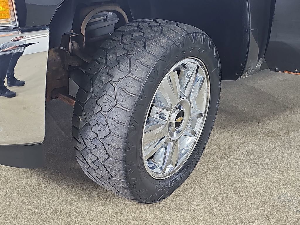 Used 2013 Chevrolet Silverado 1500 LT AWD/4WD image 35