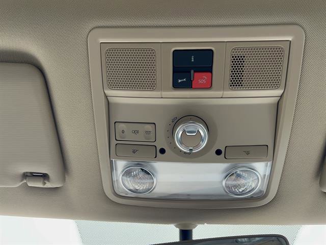 Used 2019 Volkswagen Beetle 2.0T SE w/ SE Premium Package image 25