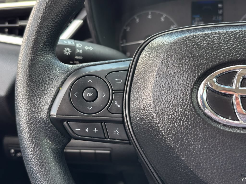 Used 2025 Toyota Corolla LE FWD image 26