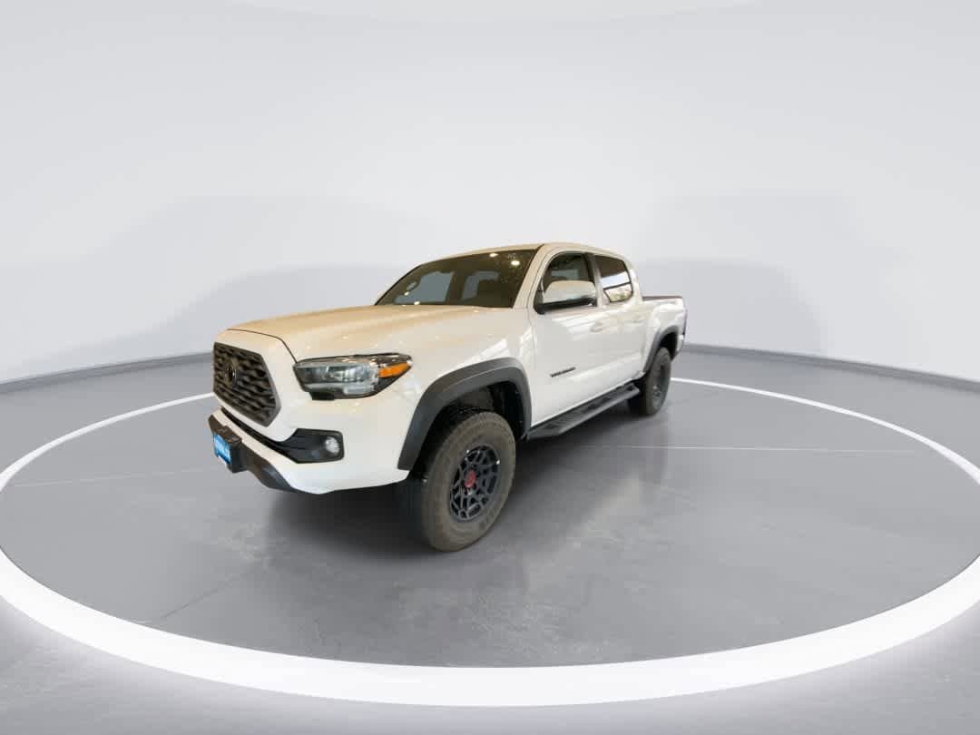 Certified 2022 Toyota Tacoma TRD Off-Road w/ Black Out Package (TMS) AWD/4WD image 4