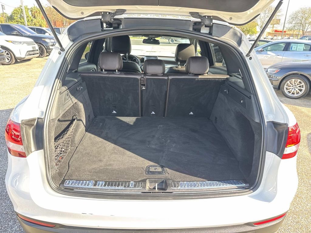 Used 2018 Mercedes-Benz GLC 300 w/ Premium Package image 9