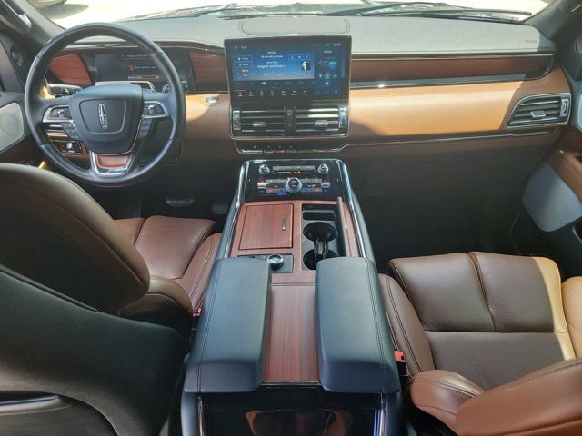 Certified 2023 Lincoln Navigator Reserve AWD/4WD image 19