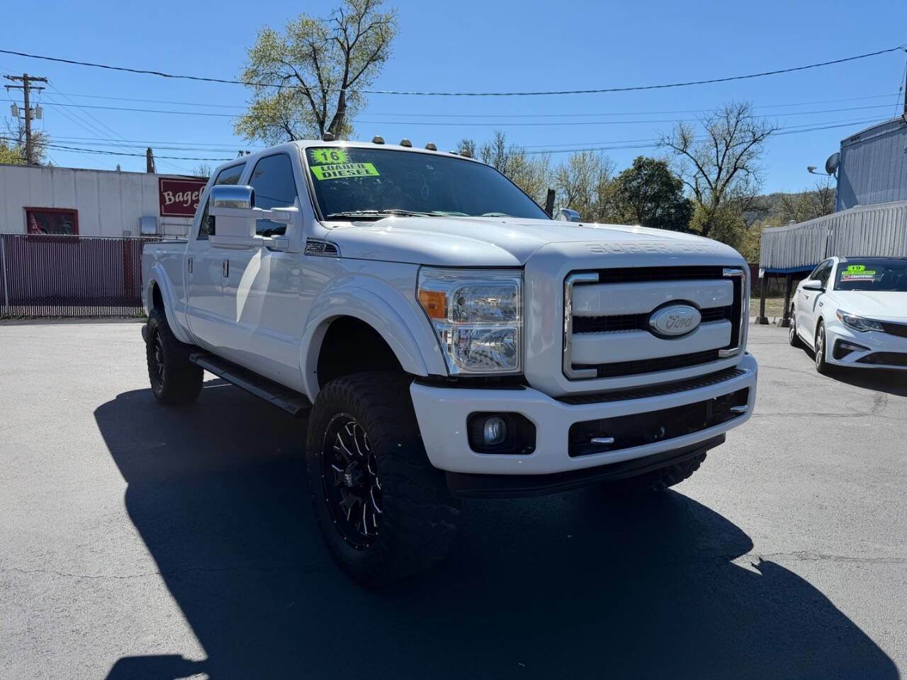 Used 2016 Ford F250 Platinum w/ Platinum Package AWD/4WD image 2