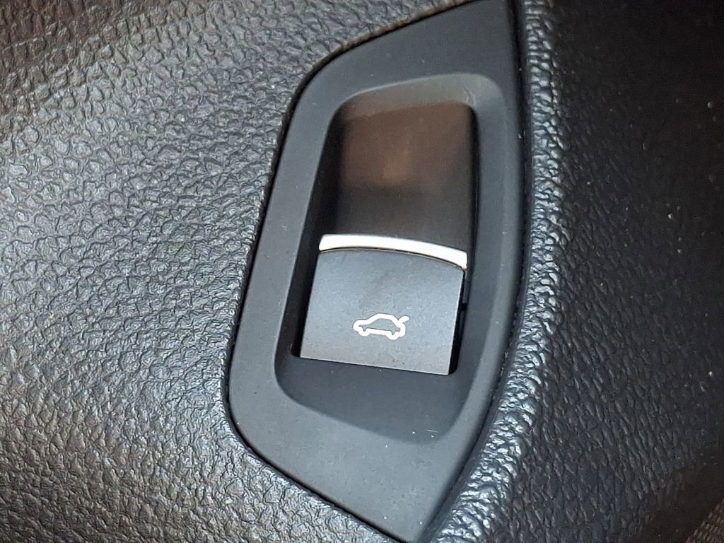 Used 2013 Volkswagen Passat 2.5 SE FWD image 23