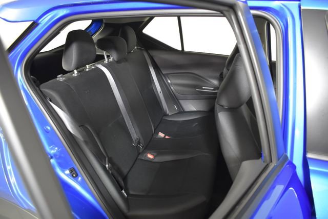 Certified 2025 Nissan Kicks Play S FWD image 29