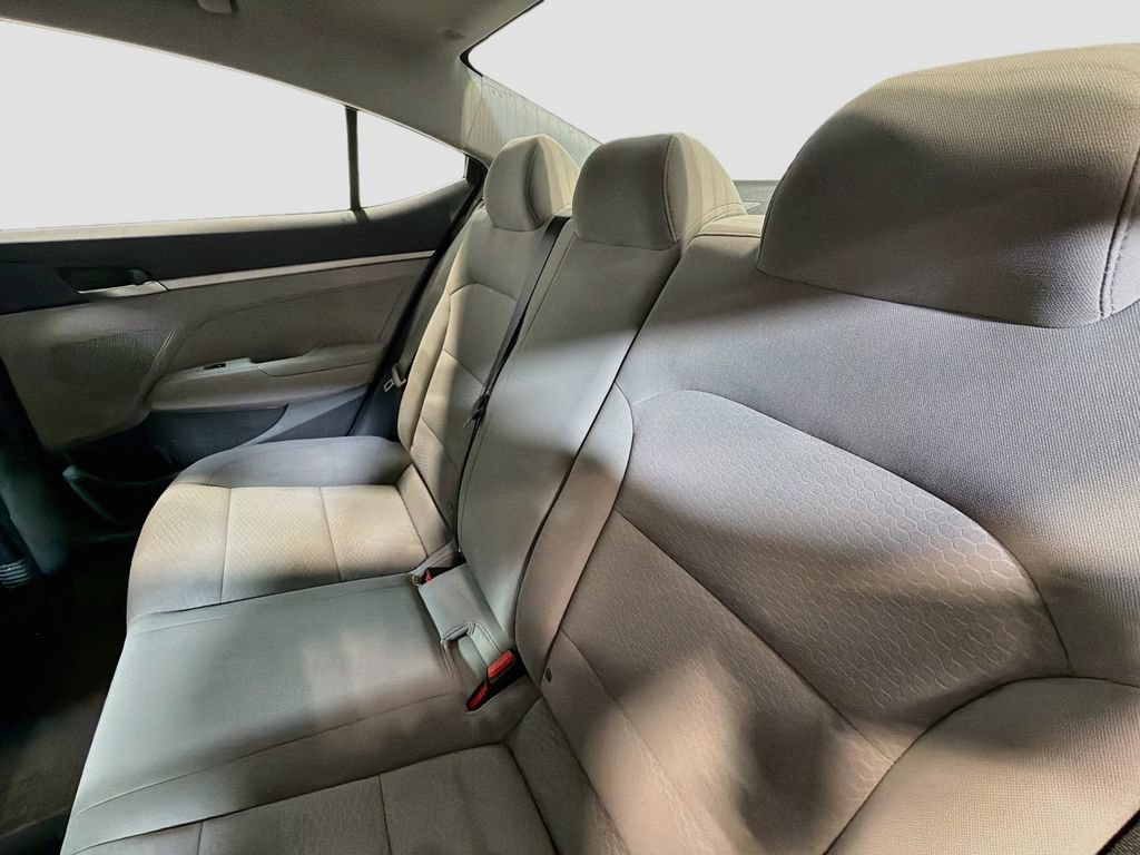 Used 2020 Hyundai Elantra SE FWD image 23