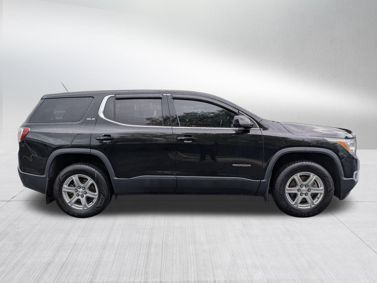 Used 2019 GMC Acadia SLE w/ LPO, Black Accent Package image 6