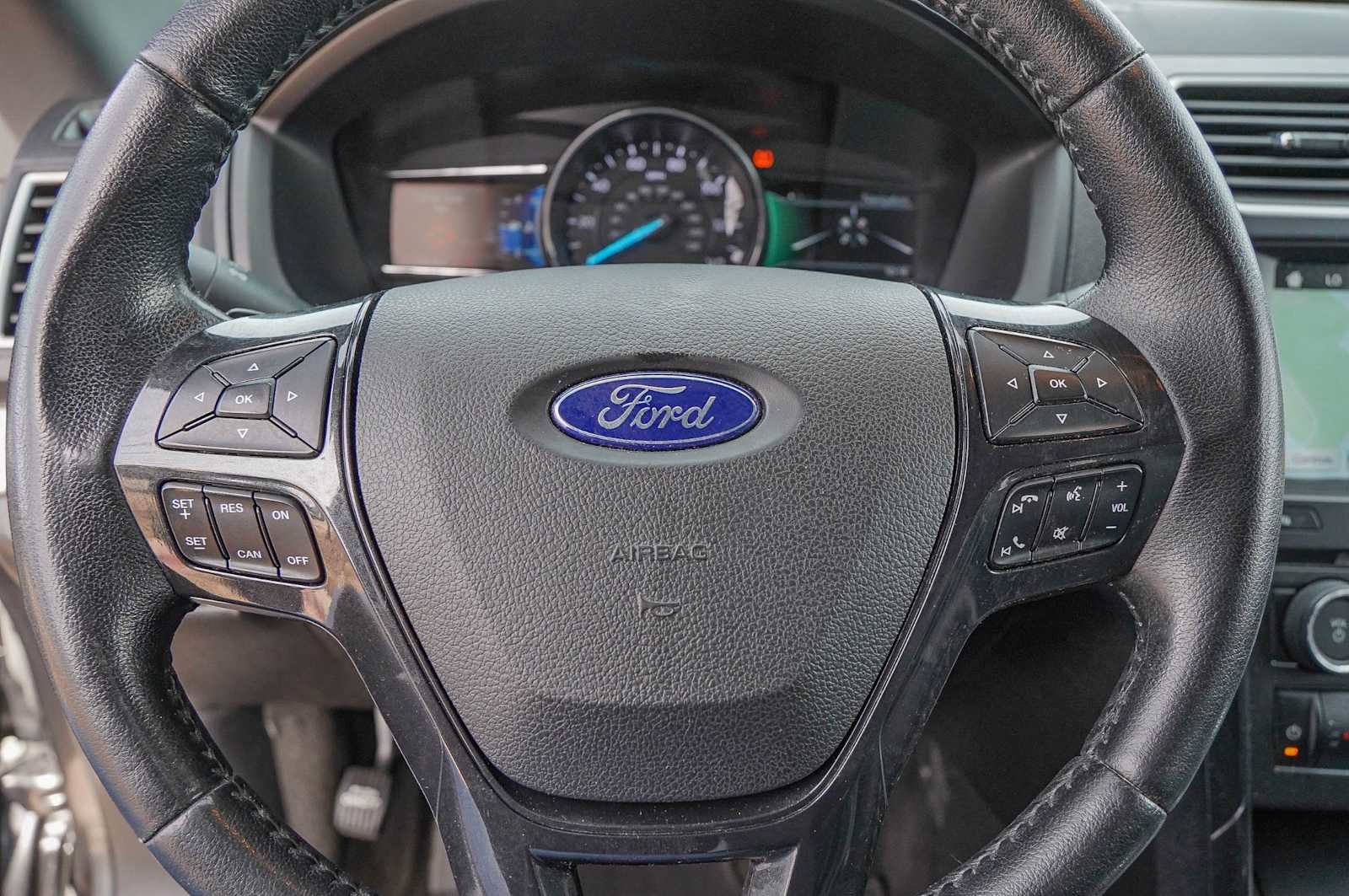 Used 2017 Ford Explorer XLT w/ Equipment Group 202A image 12