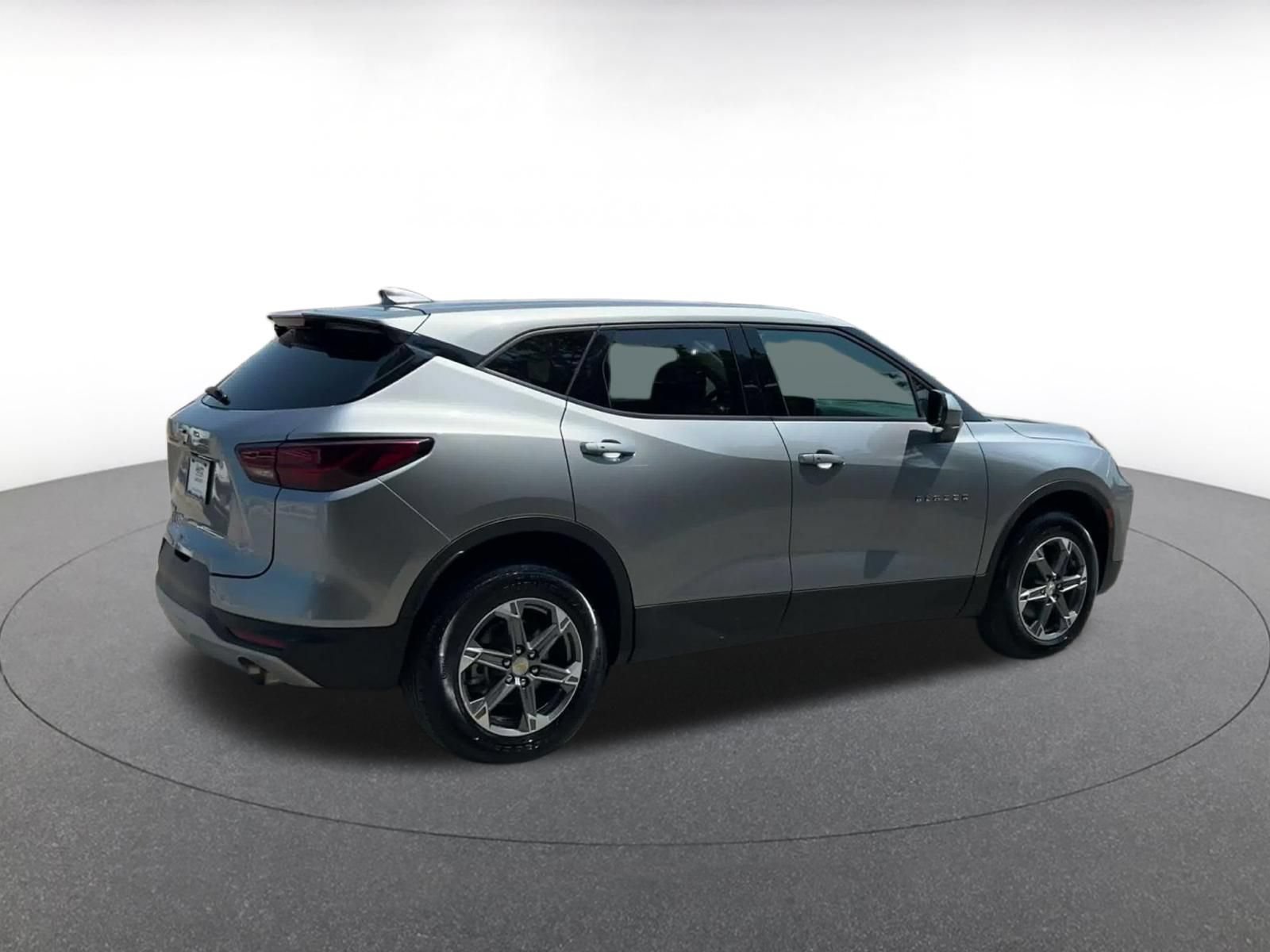 Used 2025 Chevrolet Blazer LT FWD image 15