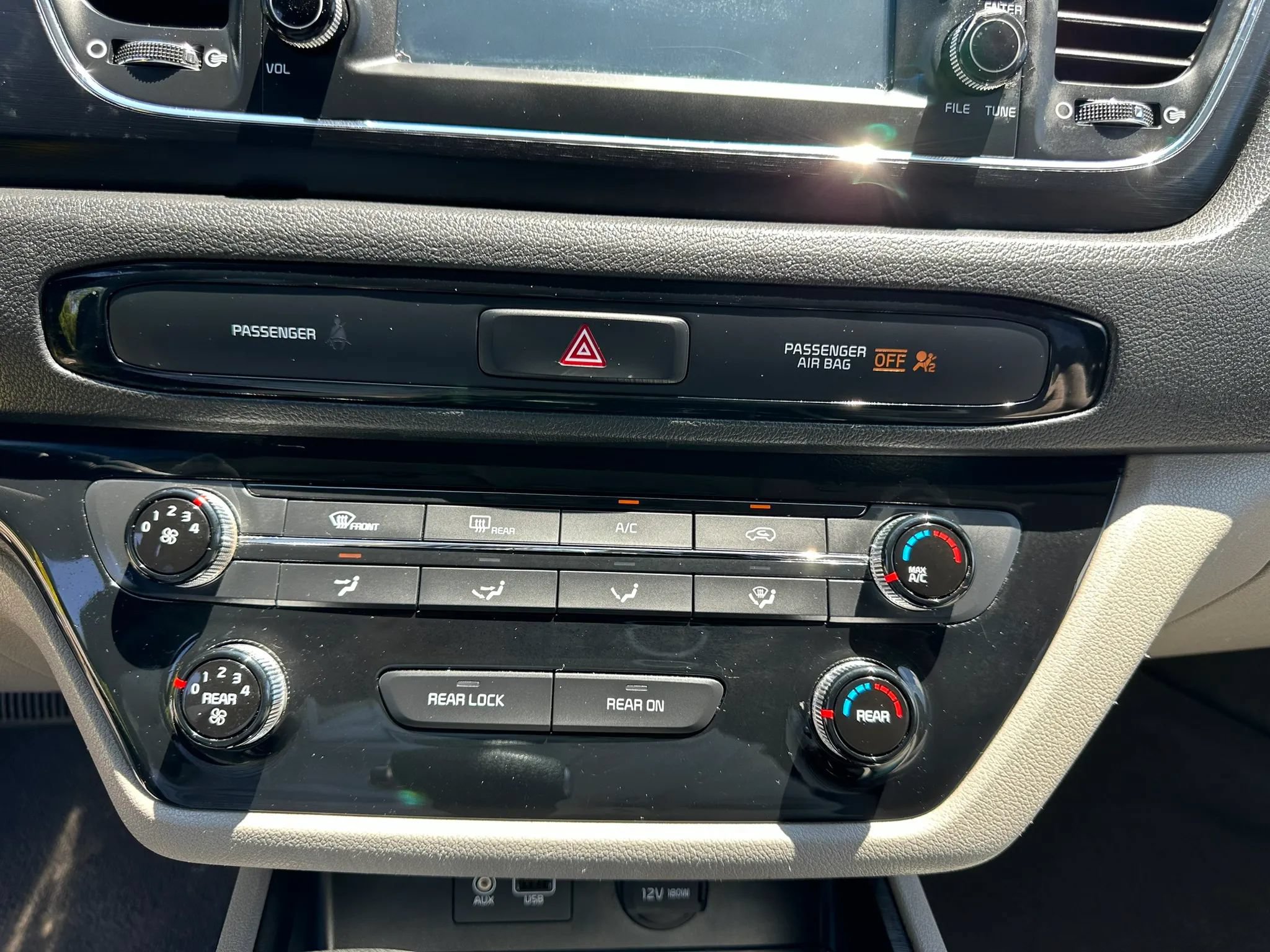 Used 2019 Kia Sedona LX FWD image 20