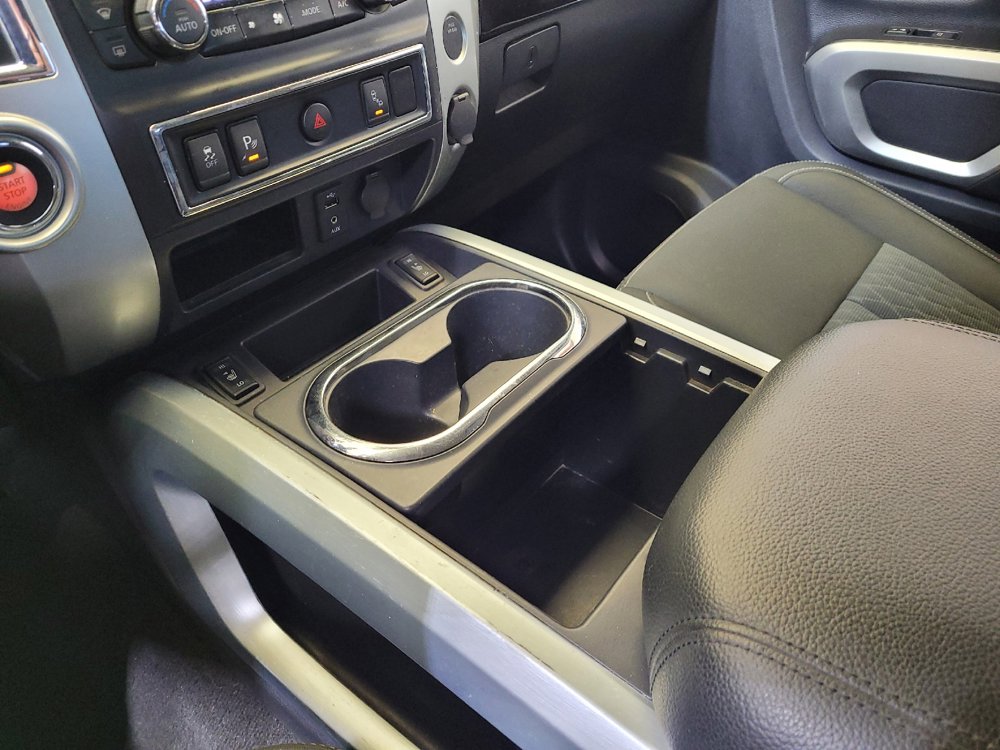 Used 2018 Nissan Titan SV w/ SV Convenience Package RWD image 26