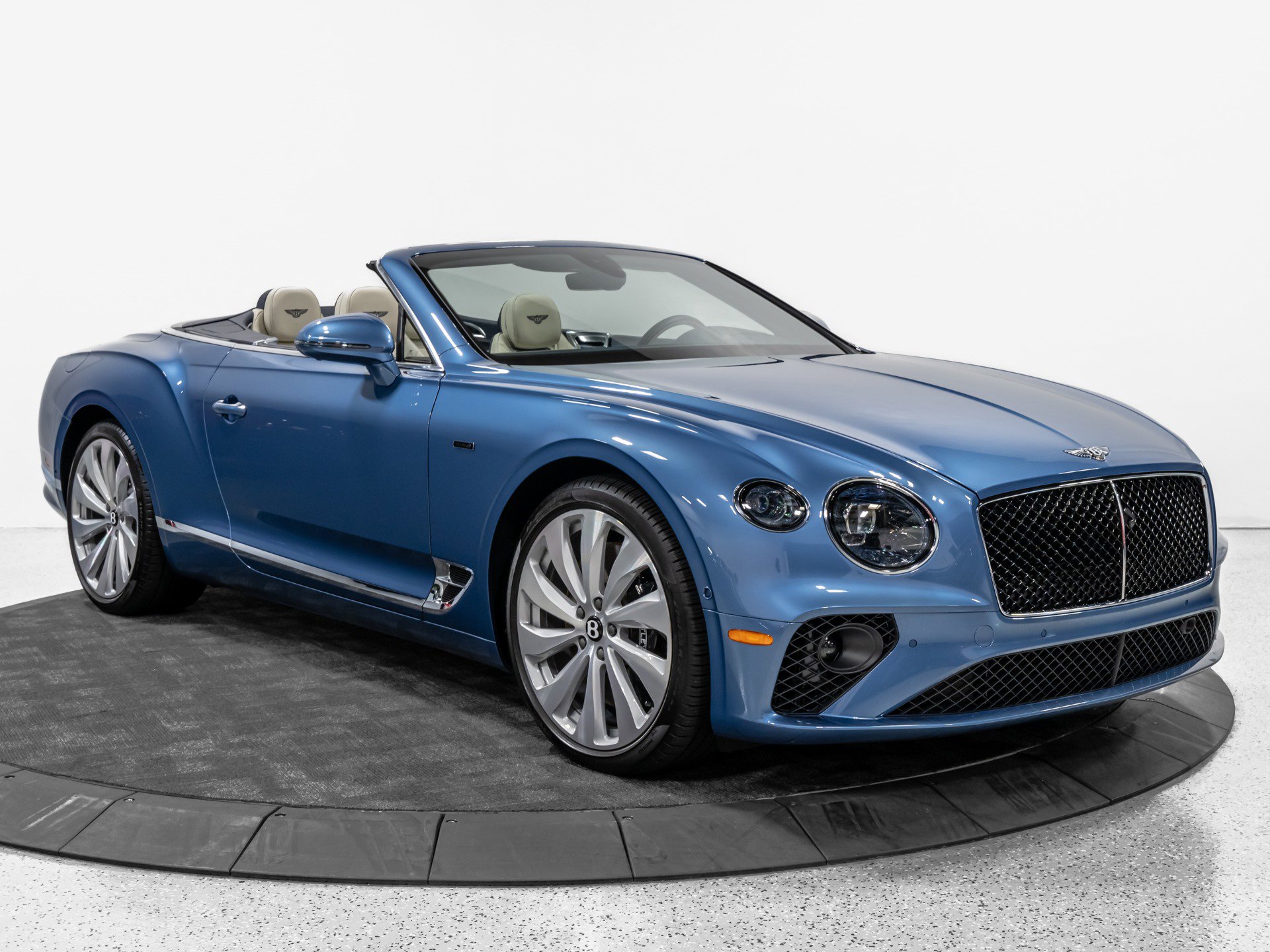 Used 2024 Bentley Continental GT V8 AWD/4WD image 12