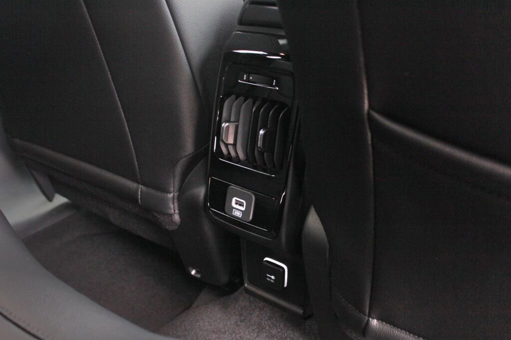 New 2026 Jeep Compass Limited image 11