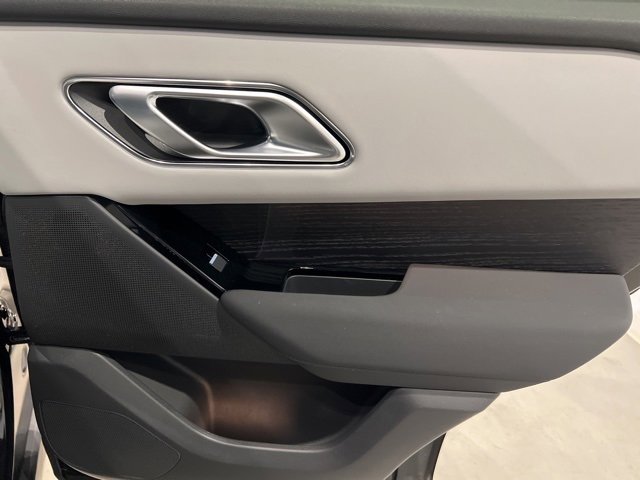 Used 2025 Land Rover Range Rover Velar S image 47