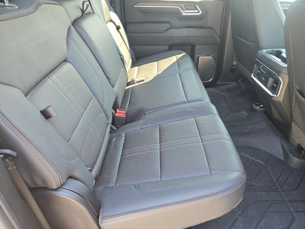 Used 2024 Chevrolet Silverado 1500 High Country w/ Technology Package AWD/4WD image 20