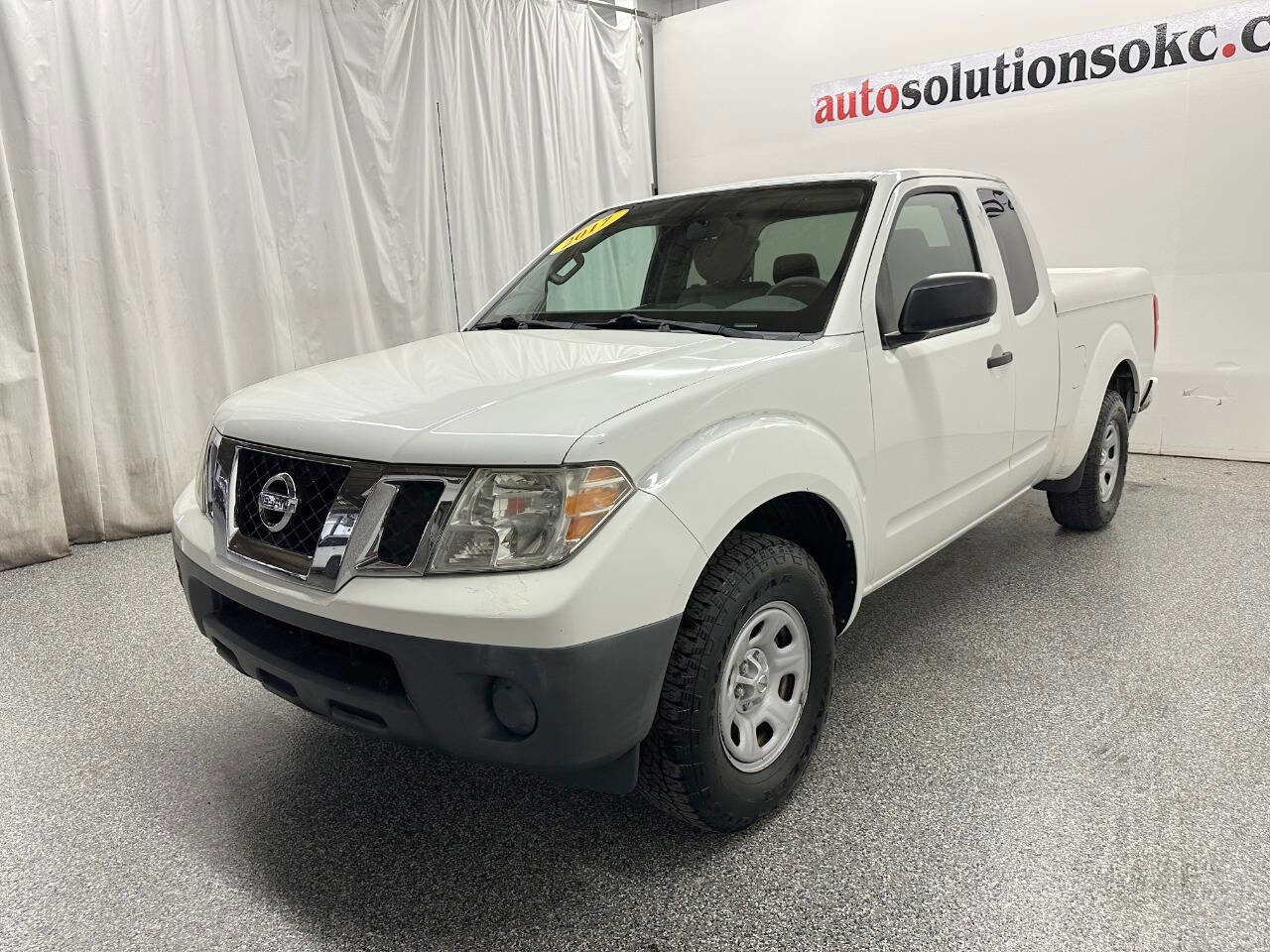 Used 2017 Nissan Frontier S image 3