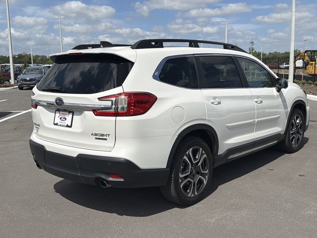 Used 2023 Subaru Ascent Limited w/ Technology Package AWD/4WD image 4