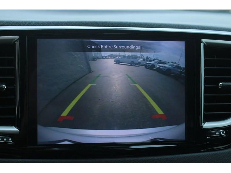 Used 2024 Chrysler Pacifica Touring-L image 25