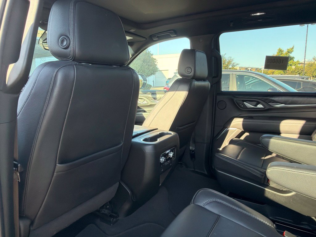 Used 2022 GMC Yukon XL Denali w/ Denali Premium Package AWD/4WD image 7