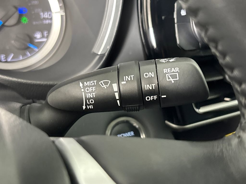 Certified 2024 Toyota Highlander XLE FWD image 17