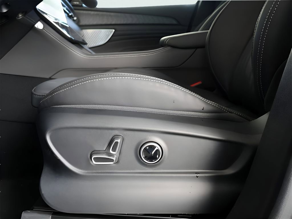 Used 2025 Maserati Grecale Modena image 39