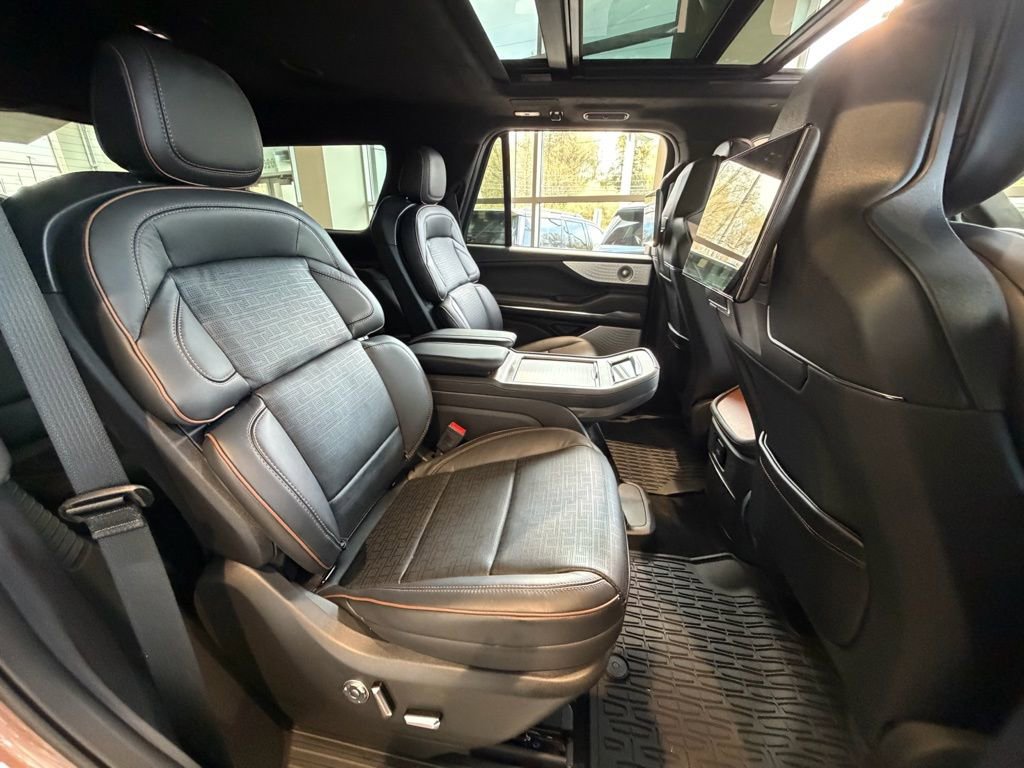 New 2025 Lincoln Navigator Black Label AWD/4WD image 27