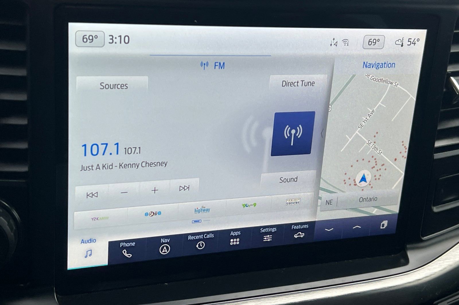 Used 2023 Ford F150 Lariat w/ Trailer Tow Package image 14