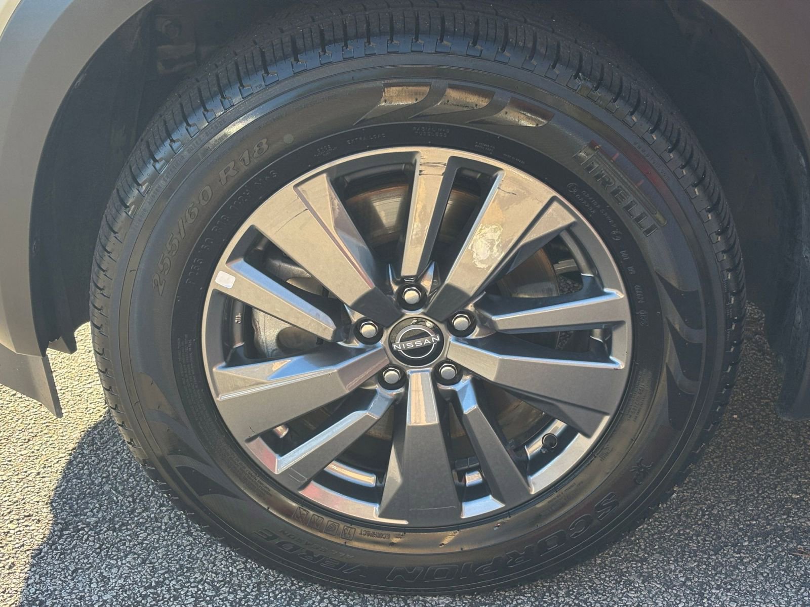 Used 2025 Nissan Pathfinder SV image 31