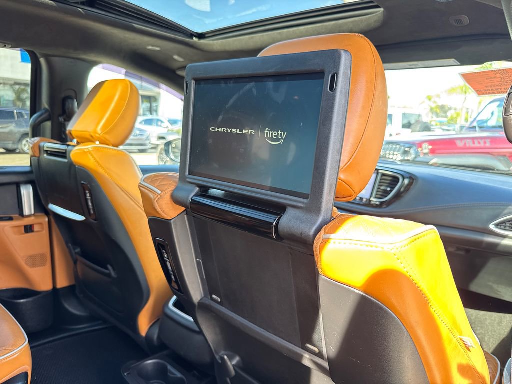Used 2023 Chrysler Pacifica Pinnacle image 5