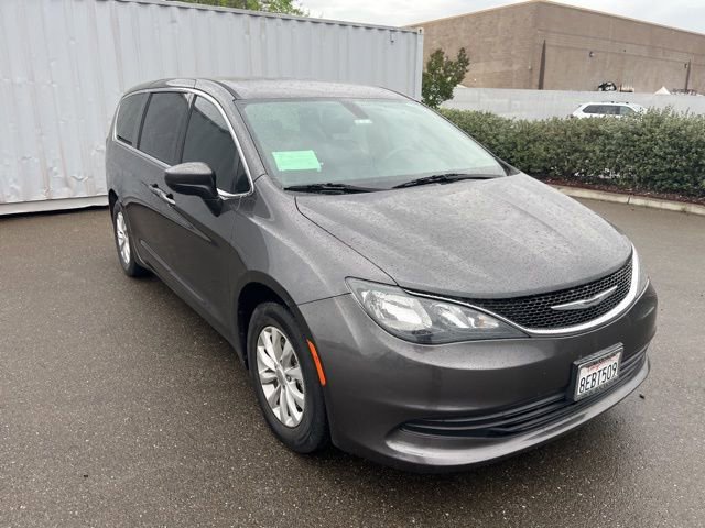 Used 2017 Chrysler Pacifica Touring w/ Tire & Wheel Group image 3