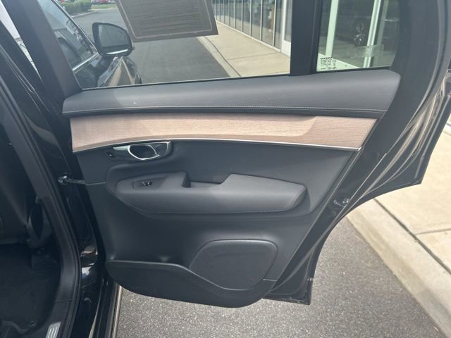 Certified 2025 Volvo XC90 B5 Plus AWD/4WD image 11