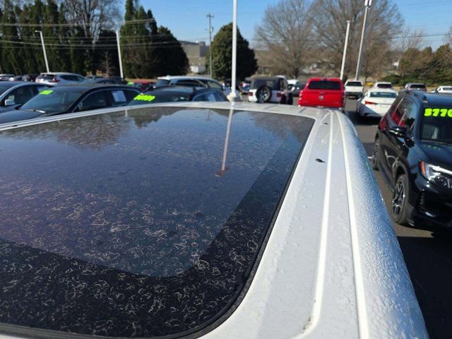 Used 2025 Volkswagen ID. Buzz 1st Edition image 9