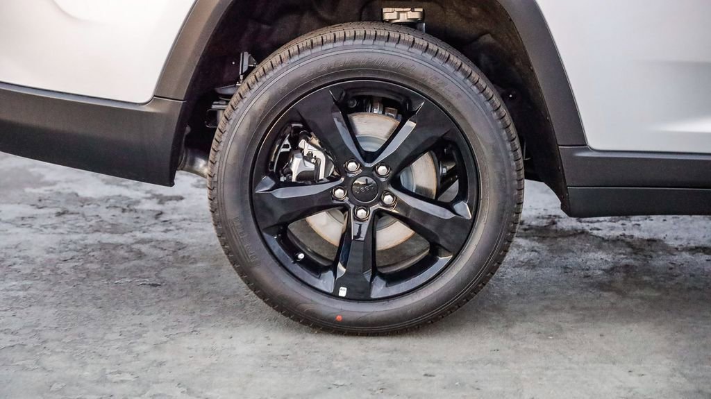 New 2025 Jeep Grand Cherokee L Limited w/ Black Appearance Package image 12