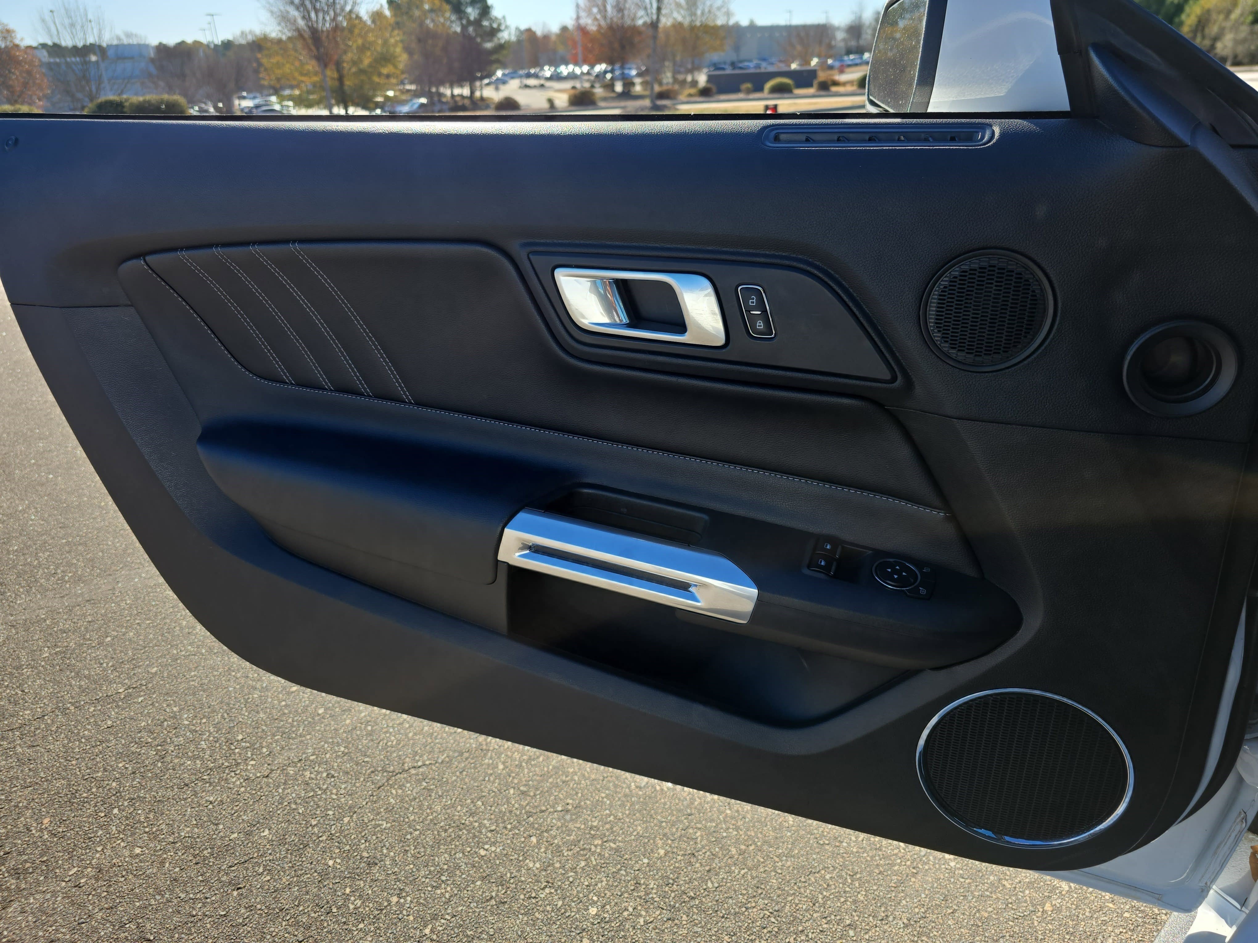 Used 2022 Ford Mustang Premium image 26