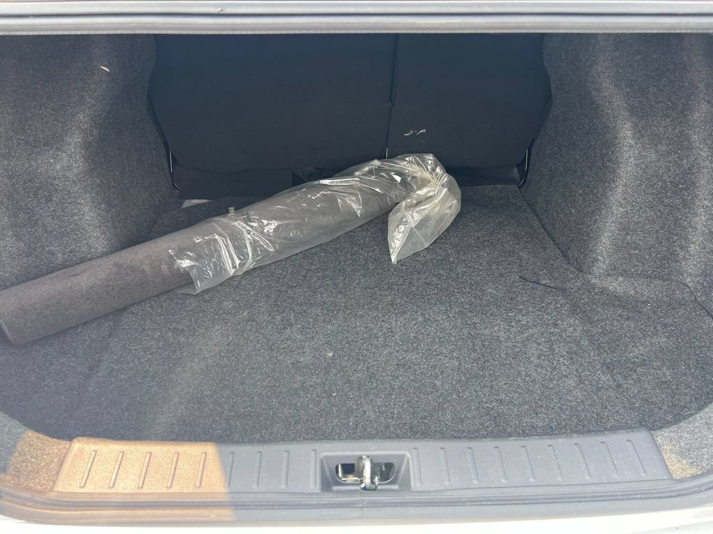 Used 2021 Nissan Versa SR w/ Electronics Package FWD image 17