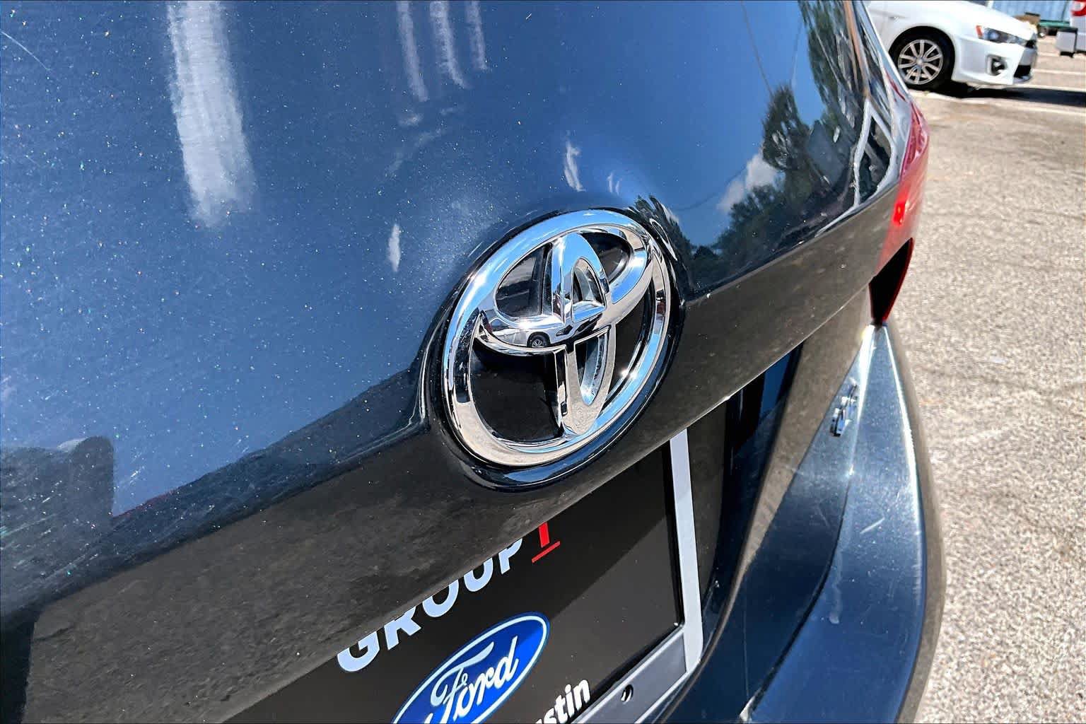 Used 2018 Toyota Corolla LE FWD image 31