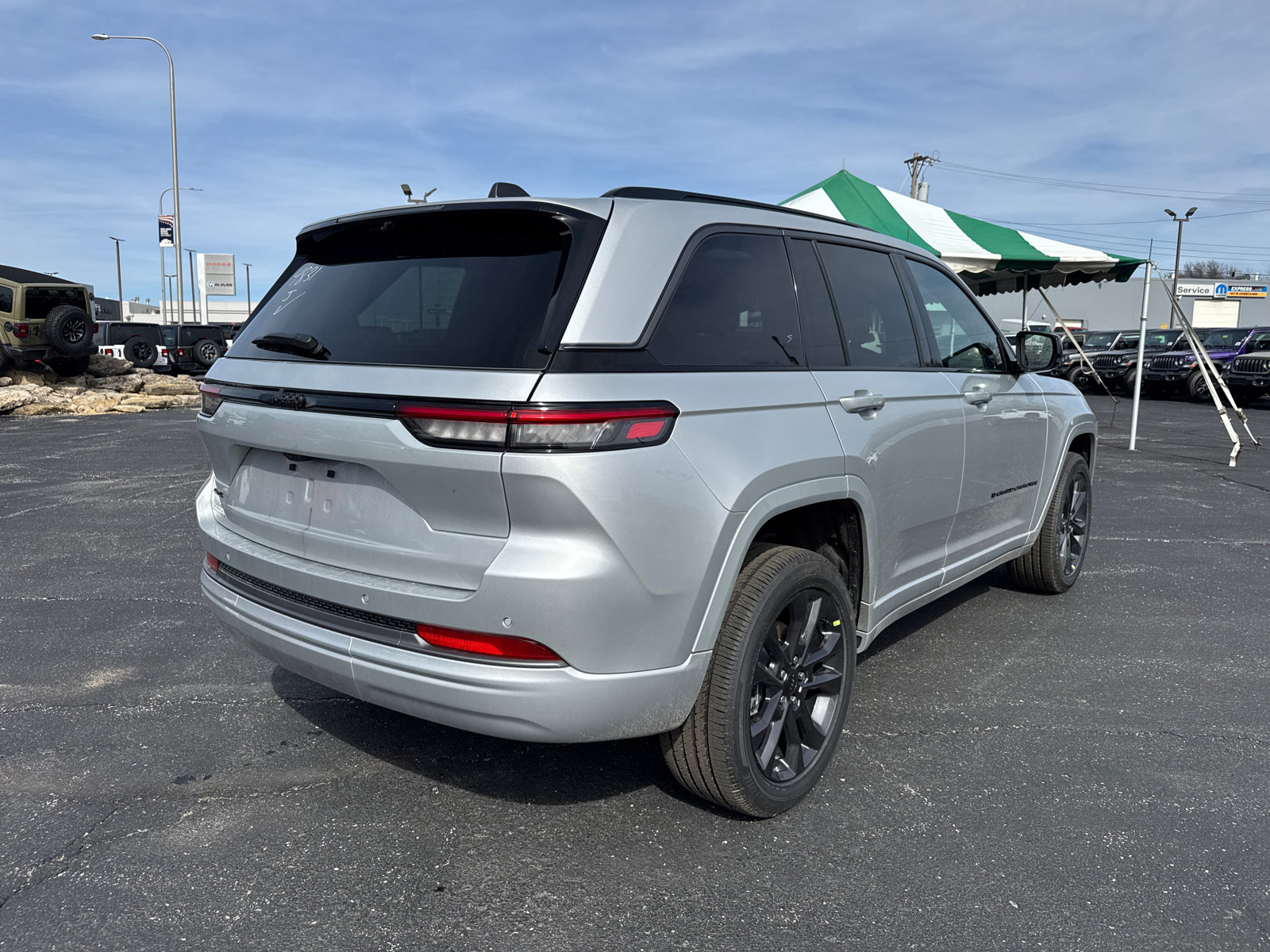 New 2026 Jeep Grand Cherokee Limited AWD/4WD image 5
