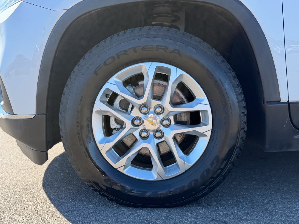 Used 2020 Chevrolet Traverse LT w/ LPO, 'HIT The Road' Package AWD/4WD image 25