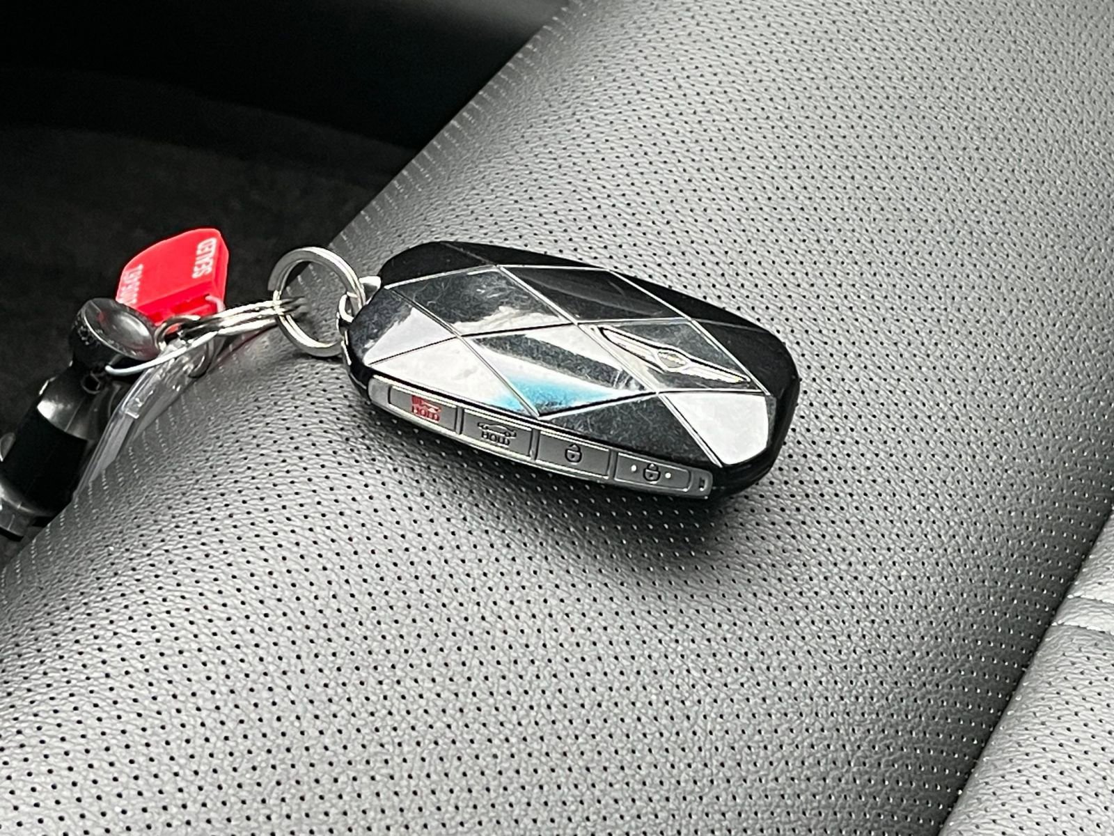 Used 2025 Genesis G70 2.5T image 22