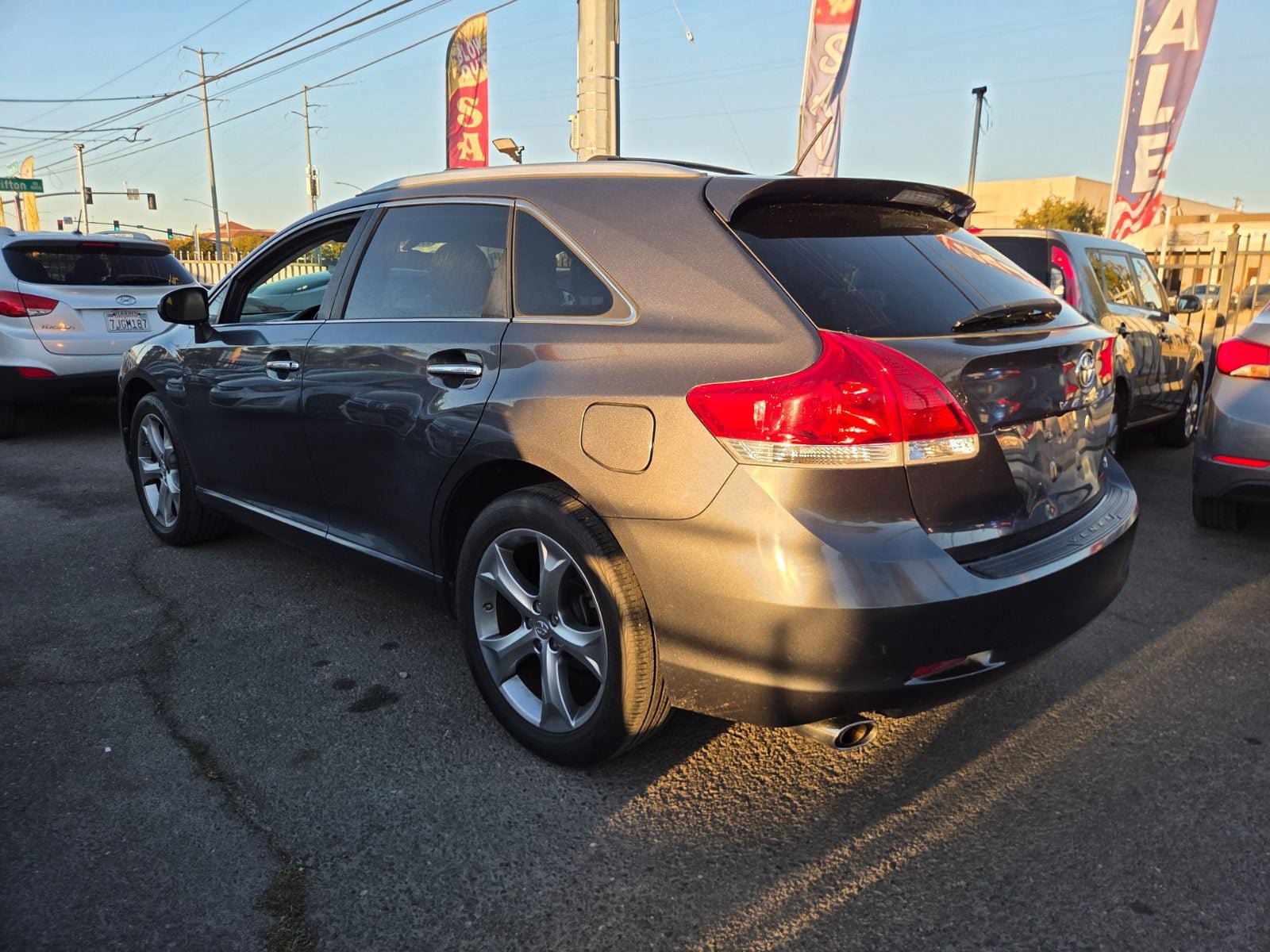Used 2012 Toyota Venza XLE FWD image 2