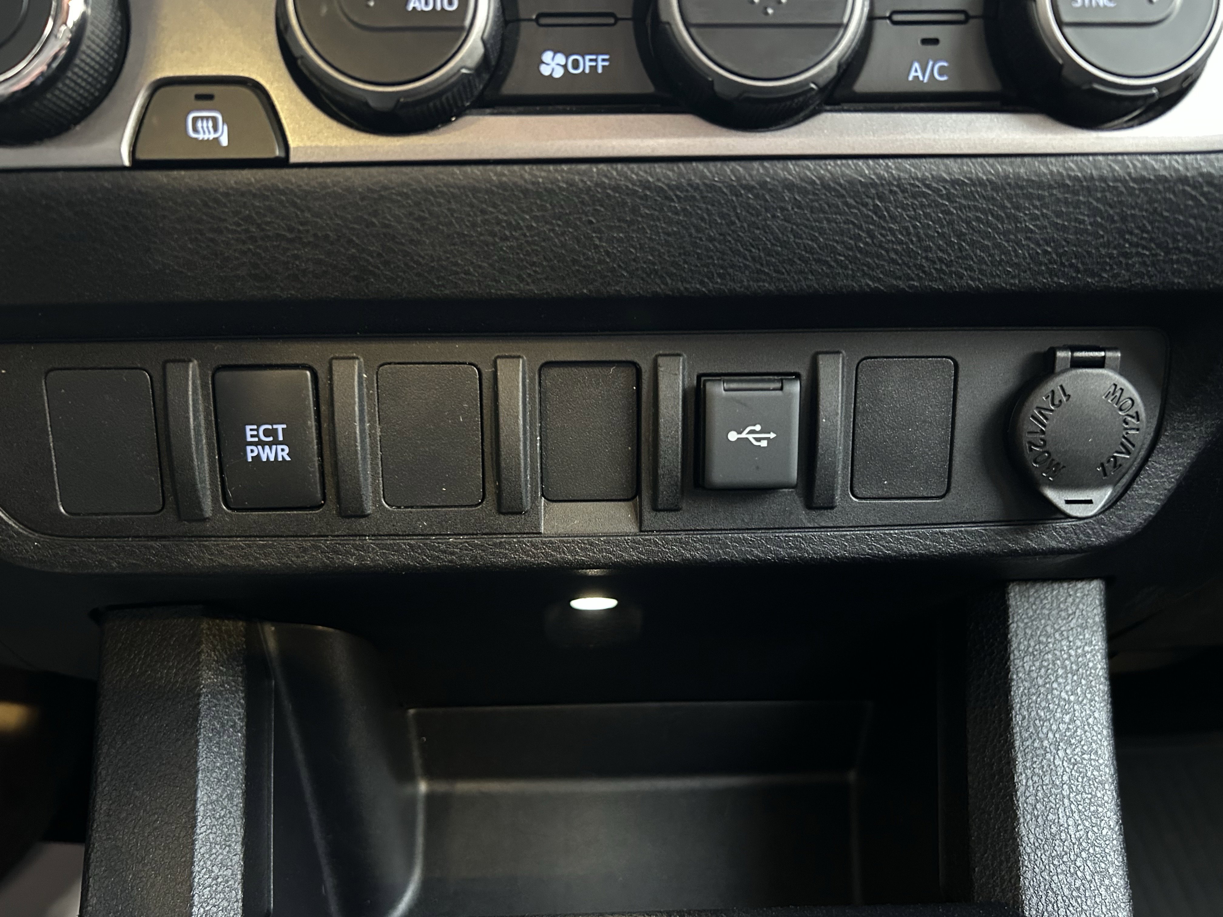 Certified 2023 Toyota Tacoma SR image 28