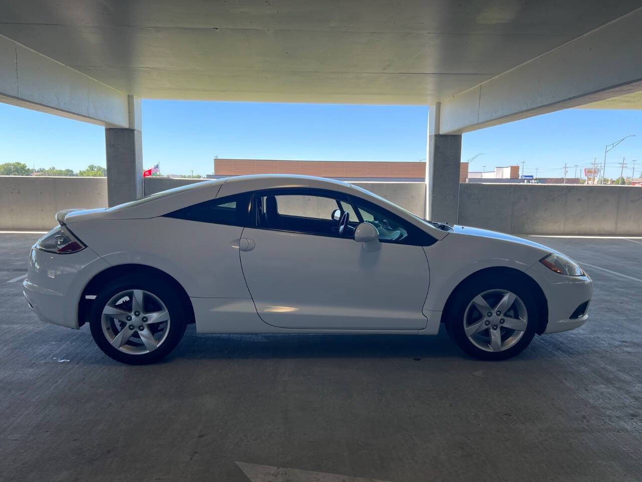 Used 2009 Mitsubishi Eclipse GS FWD image 12
