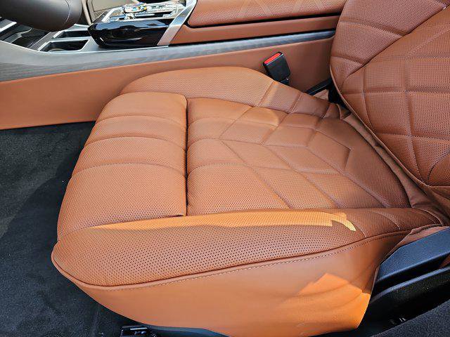 New 2025 BMW i7 M70 image 30