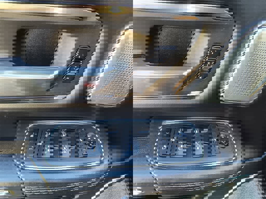 Used 2020 RAM 1500 Limited image 13