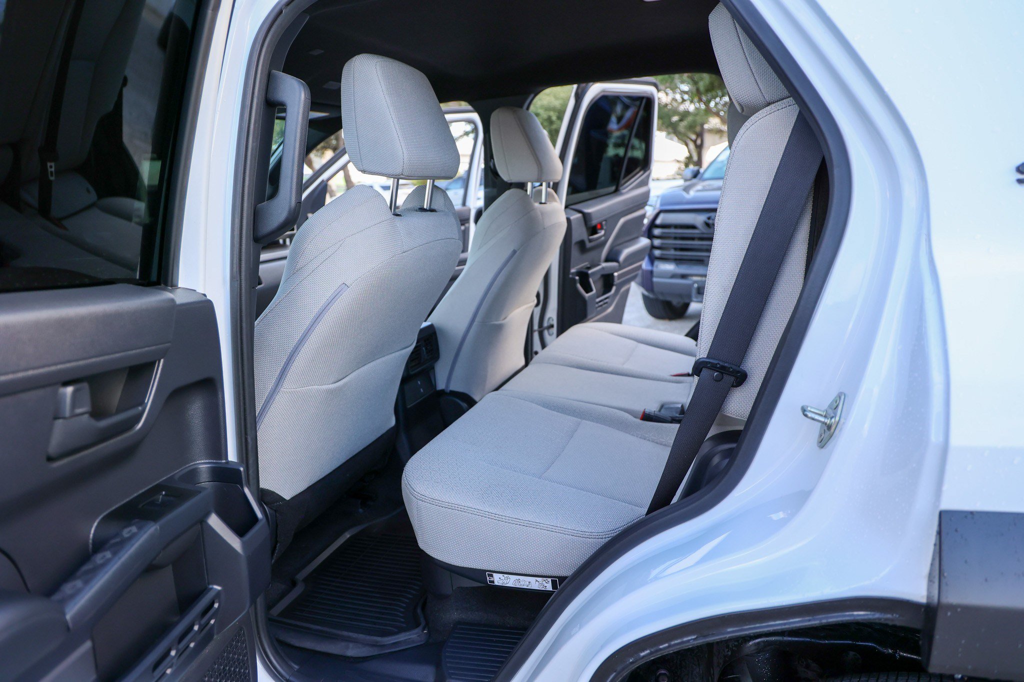 Certified 2025 Toyota 4Runner SR5 AWD/4WD image 35