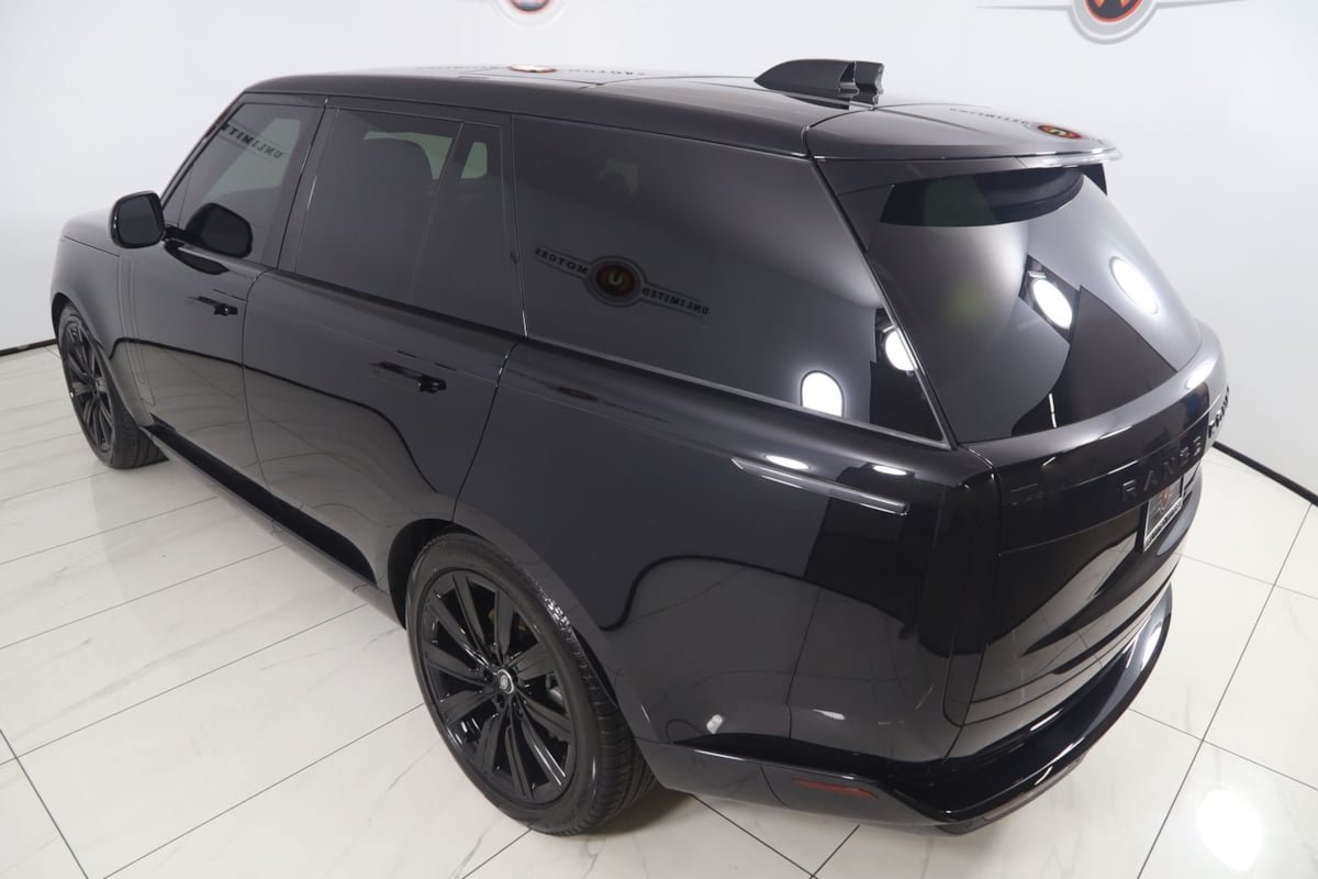 Used 2025 Land Rover Range Rover SE AWD/4WD image 28