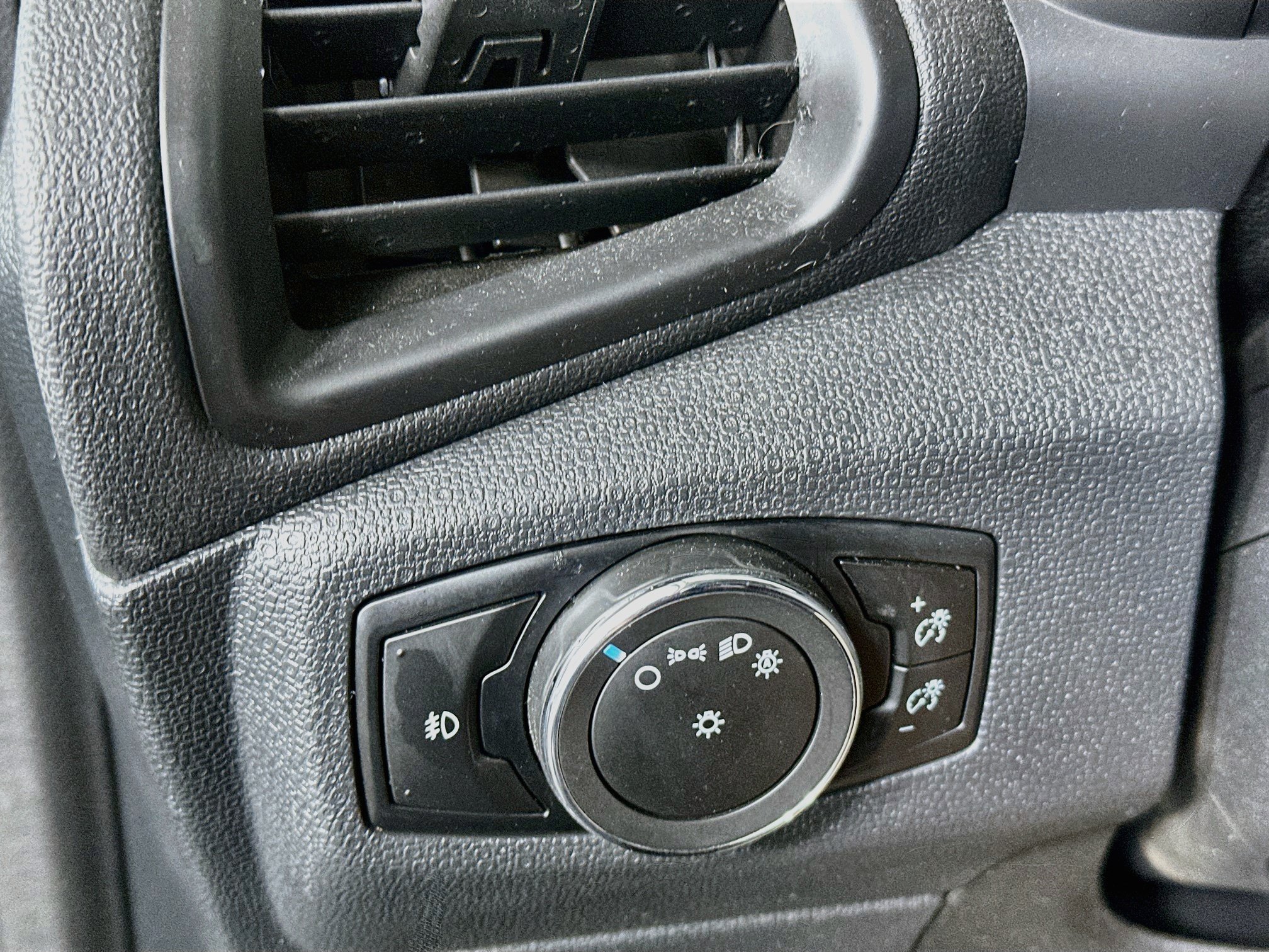 Used 2021 Ford EcoSport SE FWD image 17
