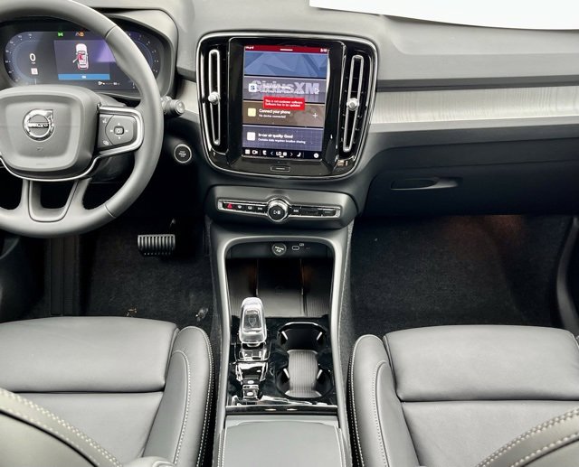 New 2025 Volvo XC40 B5 Ultra w/ Climate Package image 18