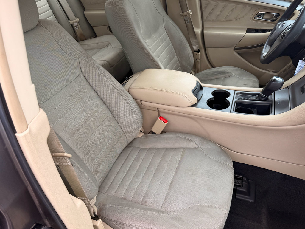 Used 2013 Ford Taurus SE FWD image 16
